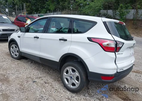2018 Ford Escape S z USA, uszkodzony, nr VIN 1FMCU0F71JUA08149